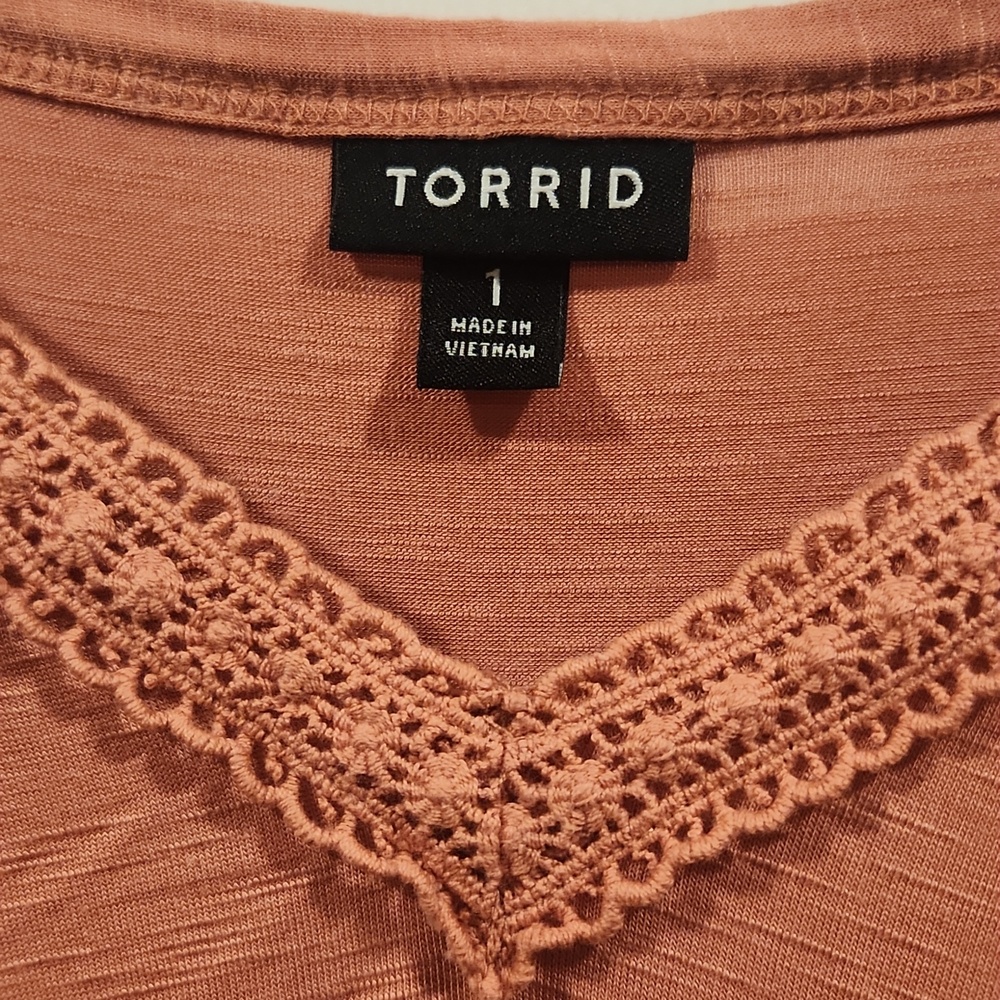 Torrid Dusty Rose Lace-Trim Tank Top - Picture 3 of 8